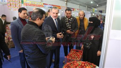 محافظ كفر الشيخ يتفقد معرض أهلا رمضان ويوجه بالالتزام بالأسعار المخفضة