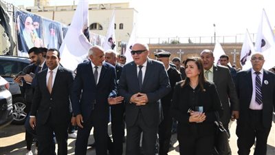 محافظ قنا يشارك مراسم تأبين الأنبا كيرلس أسقف نجع حمادي وتوابعها 