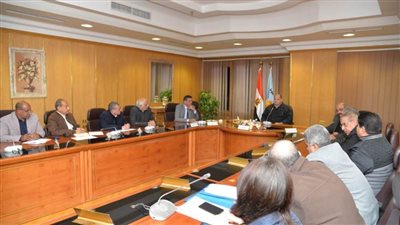 محافظ أسيوط يوجه بتكثيف العمل في منظومة تقنين أراضي أملاك الدولة  