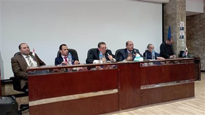 لجنة لاختيار رؤساء اللجان والمراقبين الأوائل المشاركين في امتحانات الثانوية العامة