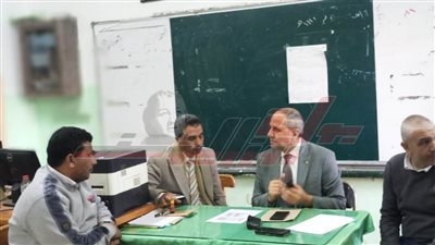 وكيل تعليم كفر الشيخ ووكيل المديرية يتفقدان أعمال تصحيح أوراق الشهادة الإعدادية