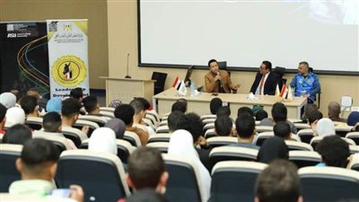 سامح حسين يحاور الشباب في الأسبوع الأول لإعداد قادة الجامعات الأهلية