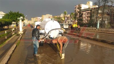 رفع مياه الأمطار واستمرار رفع حالة الطوارئ بكفر الشيخ