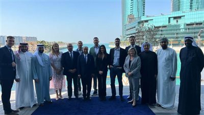 وفد الاتحاد الدولي لألعاب الماء يشهد افتتاح مركز التميز والتطوير بالبحرين