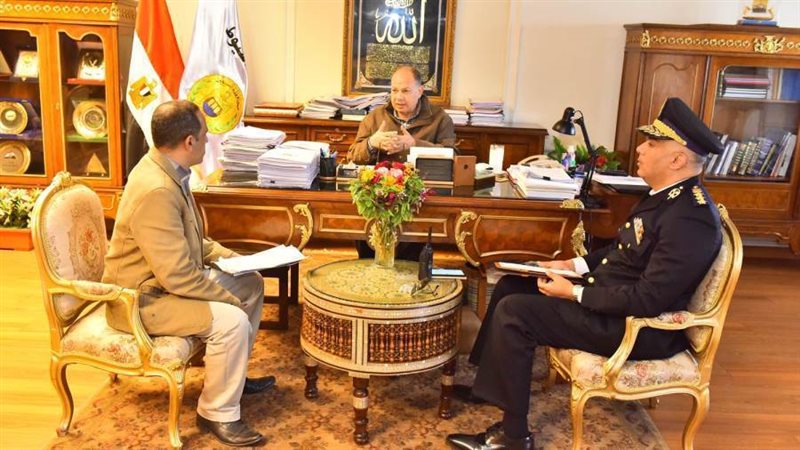 محافظ أسيوط يلتقي