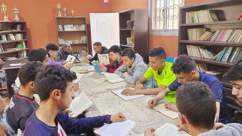 شباب تشارك في المبادرة