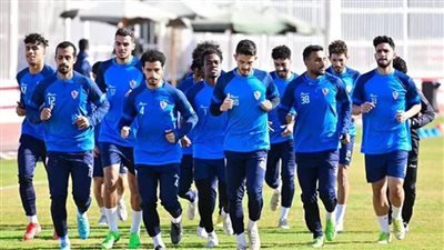 انتظام الثلاثي أحمد بلحاج وناصر منسي ومحمود شبانة في تدريبات الزمالك الجماعية
