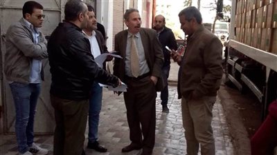 ضبط 7200 زجاجة زيت و 10 أطنان سكر وأرز داخل مخزنين بـ