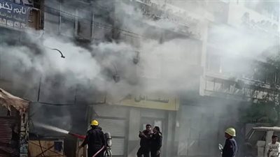 ندب المعمل الجنائي لفحص أسباب حريق شب بمحل ملابس في بنها