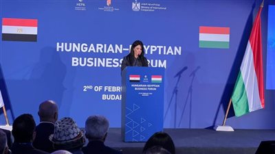  وزيرة التعاون الدولي ووزير الخارجية والتجارة المجري يفتتحان منتدى الأعمال 