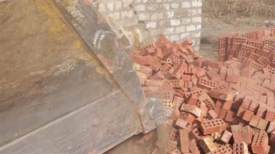 إزالة 3 حالات بناء دون ترخيص في مركز جرجا بسوهاج