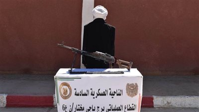 عنصران إرهابيان يسلمان نفسيهما للسلطات العسكرية بالجزائر