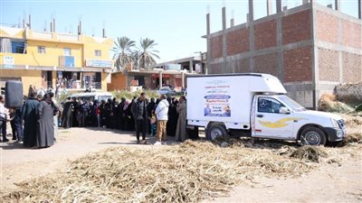 حملة مبادرة بلدنا بخير لبيع السلع الغذائية بأسعار مخفضة بالأقصر