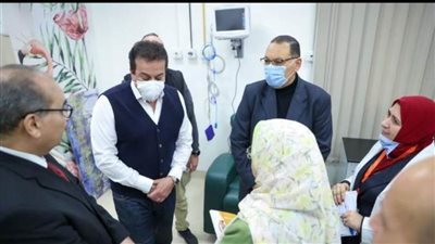 وزير الصحة يُشيد بمشروع مركز علاج الأورام الجديد بمستشفى الأحرار 