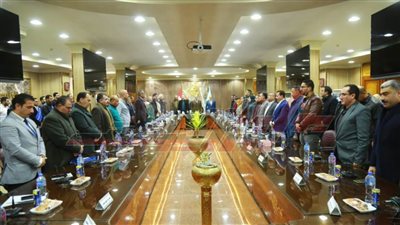 محافظ كفر الشيخ يستعرض المشروعات ويستمع لمطالب أعضاء مجلسي النواب والشيوخ