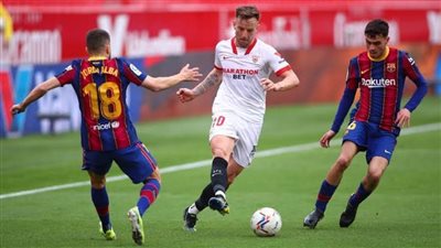 برشلونة أمام إشبيلية في مهمة توسيع الفارق