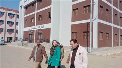 رئيس مركز ملوي بالمنيا يتفقد مشروعات 