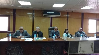 إجراء مقابلات المرشحين للعمل رؤساء لجان امتحانات الدبلومات الفنية بالبحيرة 