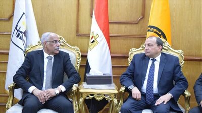 ندوة لا للتعصب.. رئيس جامعة بني سويف: الحَكام المصريون قادرون على المنافسة عالميًا