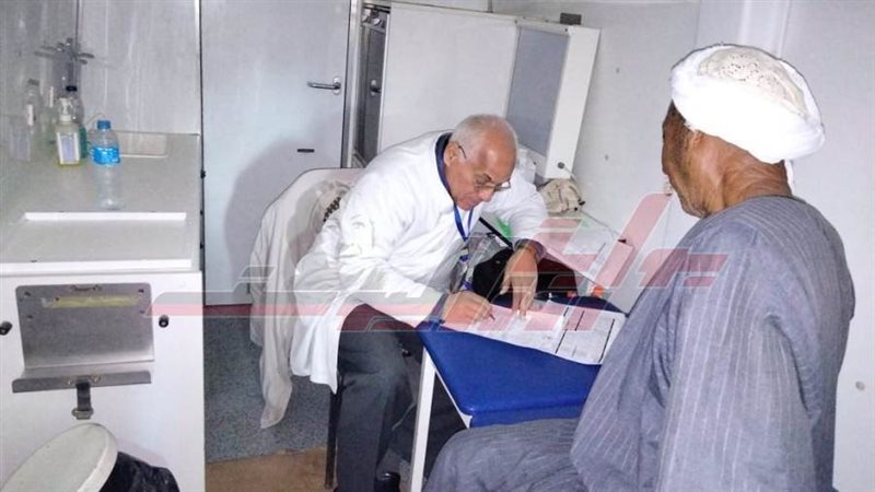 الكشف علي المواطنين