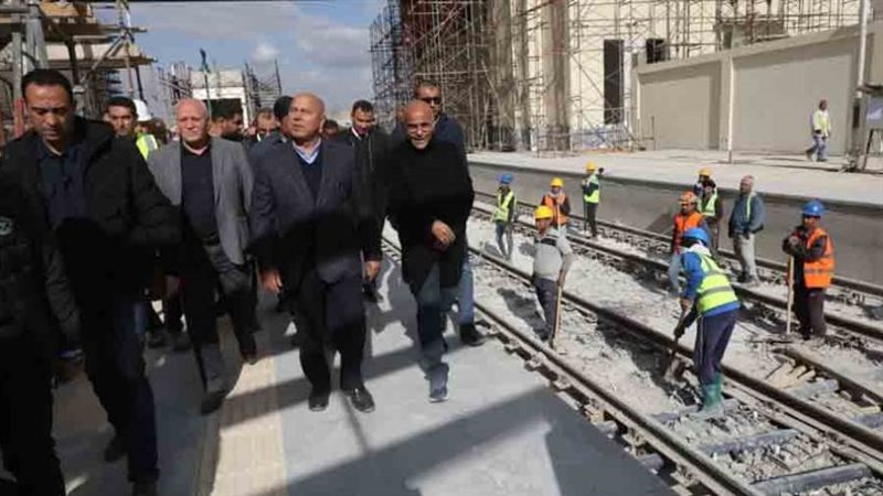 وزير النقل يتابع