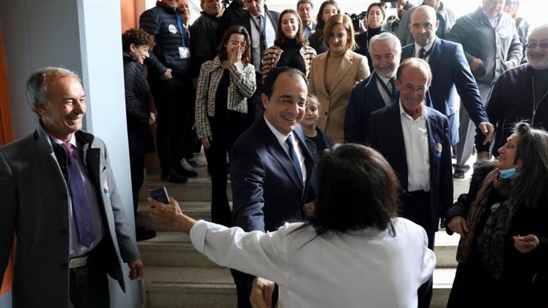 قبرص يبدأون التصويت