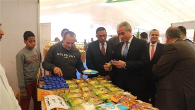 خطة القوى العاملة لتدريب الشباب لضخ عمالة مؤهلة في 27 مصنعًا بالمجمع الصناعي بالغردقة