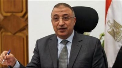 محافظ الإسكندرية: الأمواج العاتية تُحدث تشققًا في رصيف شاطئ إدوارد خراط 