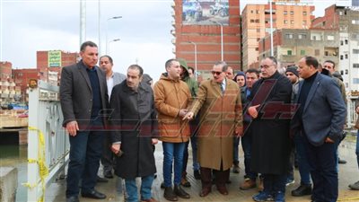 محافظ كفر الشيخ يتفقد المشروعات الخدمية ويلتقي عددًا من المواطنين
