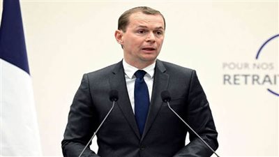 وزير العمل الفرنسي: 