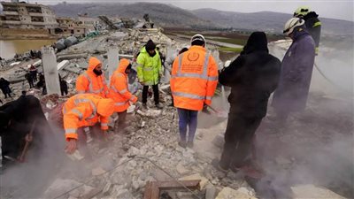 الدفاع المدني اللبناني: إرسال 20 عنصرًا إلى تركيا للمساعدة بعمليات الإنقاذ بموقع الزلزال