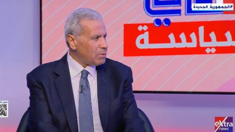 الكاتب الصحفي أشرف