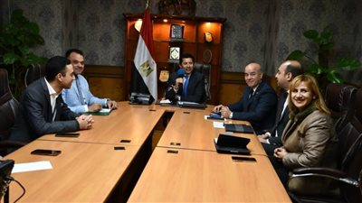 وزير الشباب والرياضة يبحث مع وزيرة الشباب الأسترالية تفعيل التعاون المشترك