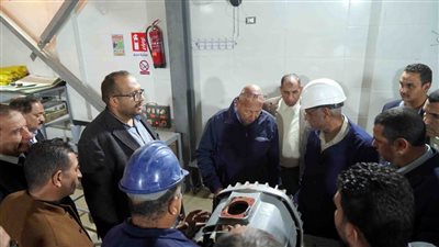 نائب رئيس القابضة لمياه الشرب يتفقد المعمل المركزى لمياه الشرب وورش الخدمات