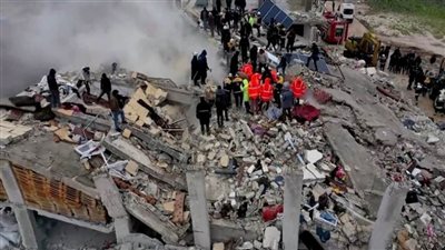 هيئة إدارة الكوارث التركية: عدد قتلى الزلزال المدمر ارتفع إلى 6957 شخصا
