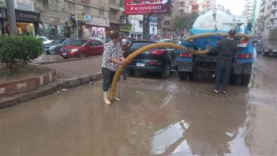 كسح مياه الأمطار من الشوارع والميادين بالدقهلية 