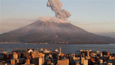 ثوران بركان ساكوراجيما في جنوب غرب اليابان