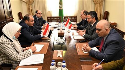 وزير التجارة يبحث مع نظيريه العراقي واللبناني الارتقاء بالعلاقات التجارية 