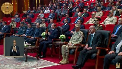 الرئيس السيسي يؤكد التزام الدولة بتوفير مخزون استراتيجي من السلع الأساسية