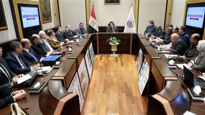 وزير الصحة يجتمع بلجنة اختيار النموذج النمطي 200 سرير ذات الهوية الموحدة