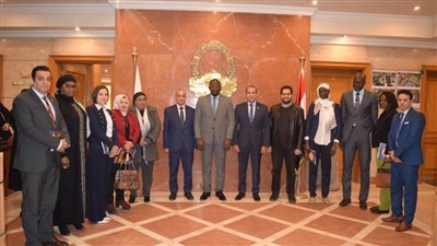 وفد سنغالي يزور غرفة القاهرة لبحث زيادة العلاقات الاستثمارية والتجارية المشتركة