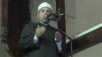 المصلون بالجامع الأزهر يتضرعون بالدعاء تضامنًا مع ضحايا الزلازل