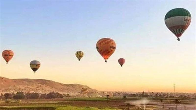 رحلة بالون طائر