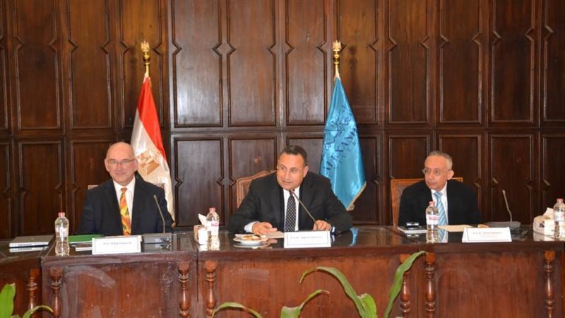 رييس جامعة الإسكندرية