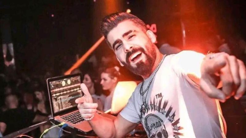 المطرب بدر خالد