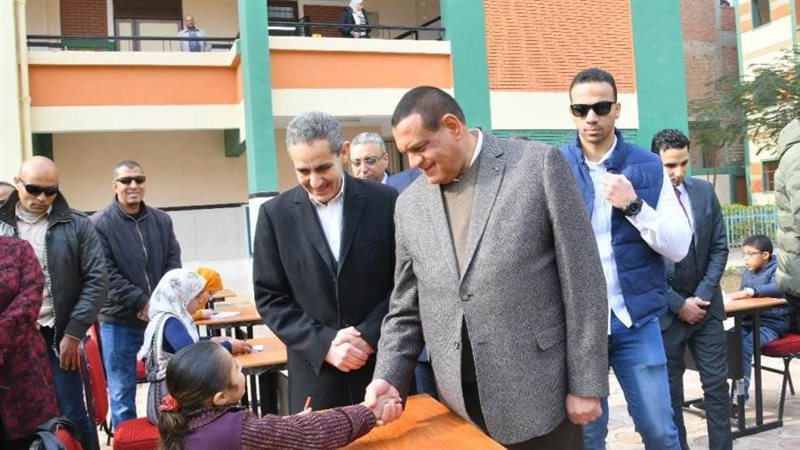 آمنة يفتتح مجمع الخدمات