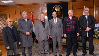 رئيس جامعة أسيوط الجديد يستقبل نظيره الأسبق لتهنئته