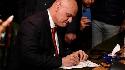 ميري.. المُرشح الأبرز في انتخابات الصحفيين.. قدم أوراقه بين حشد من محبيه وهذه قصة مسيرته المهنية 