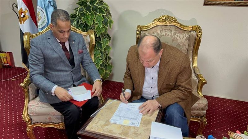 محافظ أسيوط يعتمد