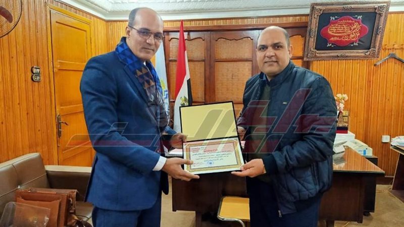 خلال التكريم